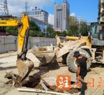 嗯啊骚穴视频高温下的坚守｜道路建设者用汗水铺就畅通路